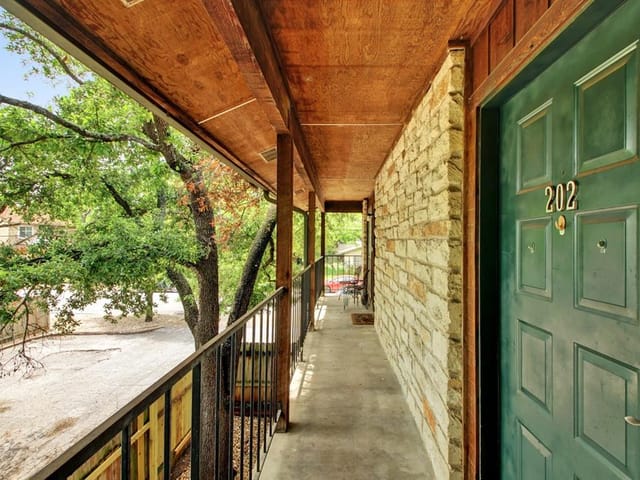 4701 Red River St Unit #202