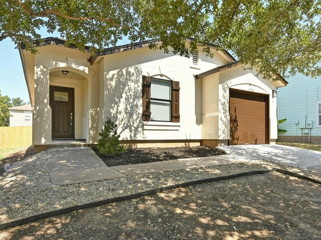 4702 Cypress Bnd