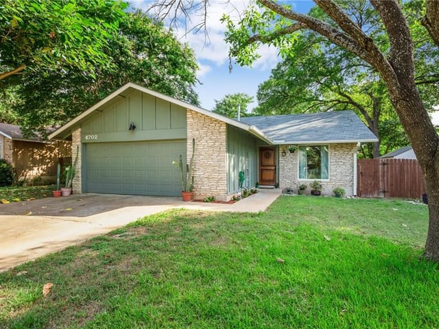 4702 Gray Fox Dr