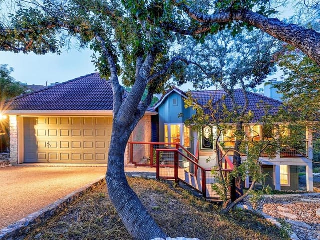 4702 Hickory Holw