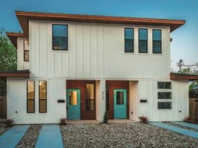 4702 Leslie Ave Unit #A, B