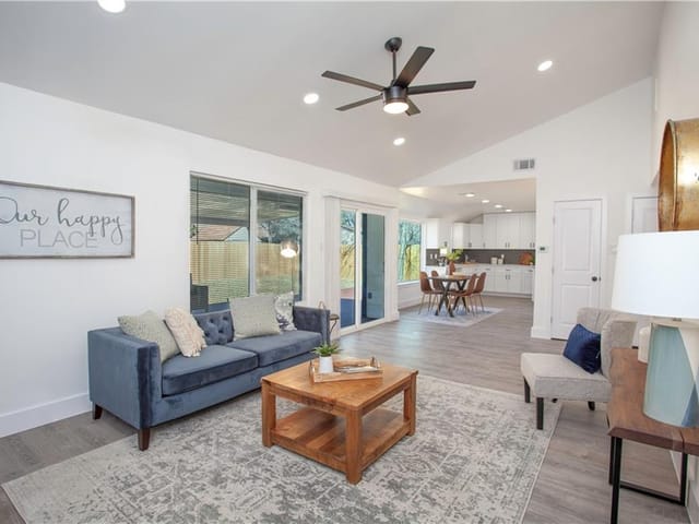 4702 Pewter Ln