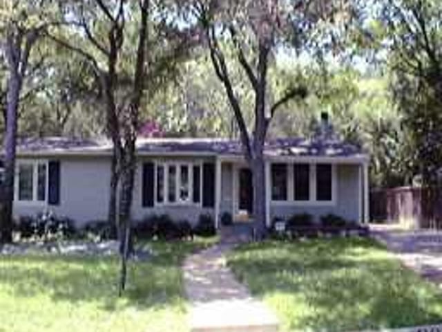 4702 STRASS DR