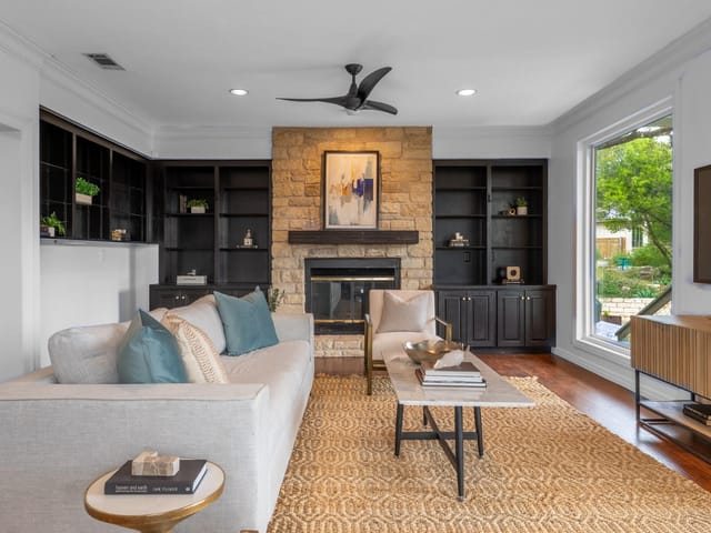 4703 Hickory HOLW