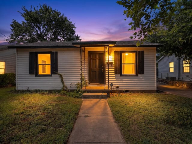 View 4703 Leslie Ave 4703 Leslie Ave, photo 1 of 6, Austin, TX