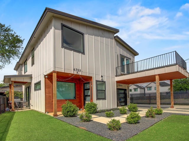 4703 Louis Ave Unit #A