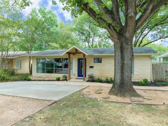 4703 Oakmont Blvd