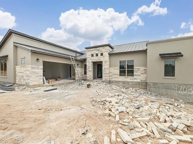 4703 SERENE HILLS Dr