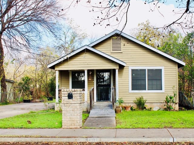 4704 Gonzales St, photo 1 of 6, Austin, TX