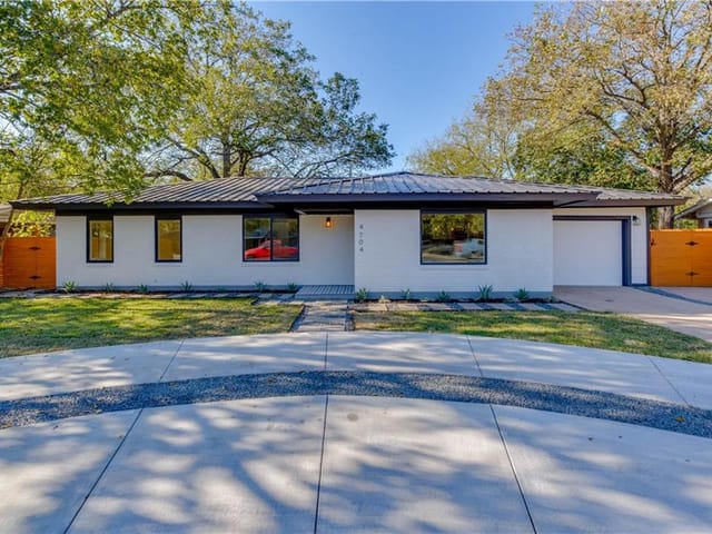 4704 Menchaca Rd
