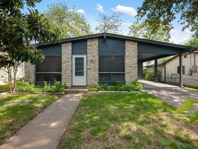 4704 Oak Cliff Dr