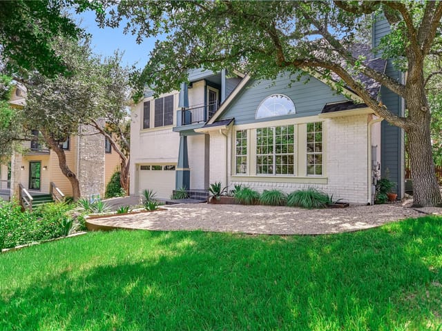 4705 HICKORY HOLW