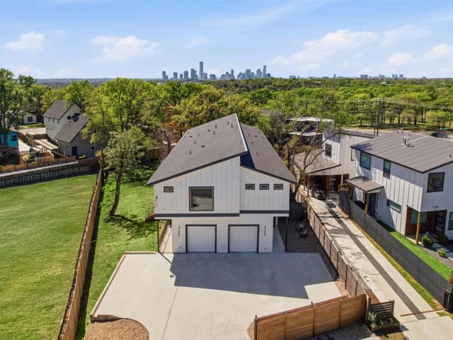4705 Louis Ave Unit #A & B