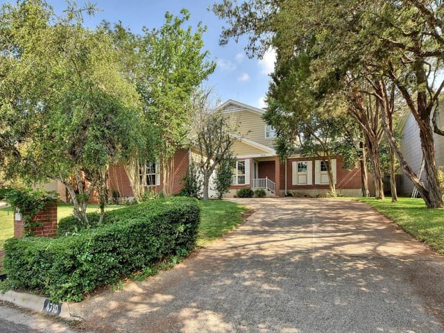 4710 Palisade Dr