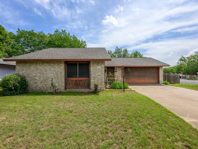 4714 Lambs LN