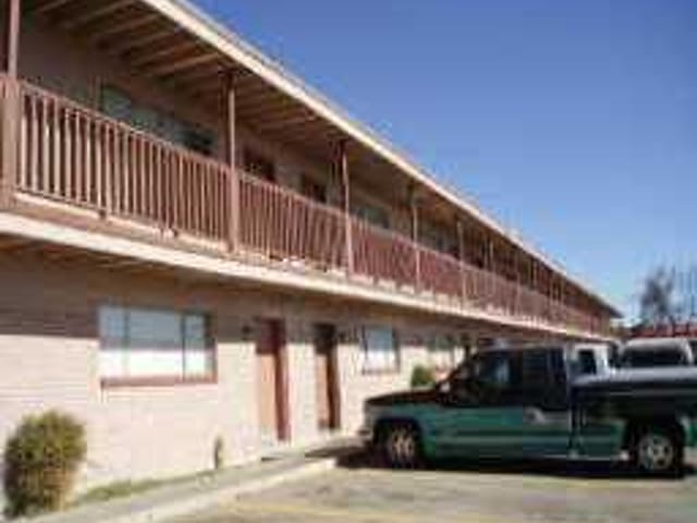 4715 Harmon AVE