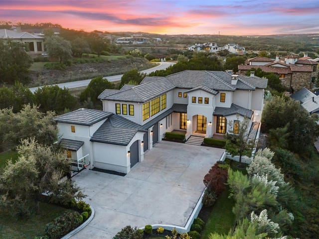 4716 Monte Carmelo Pl