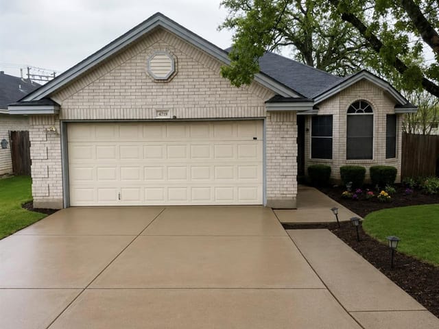 4719 CASTLEMAN DR