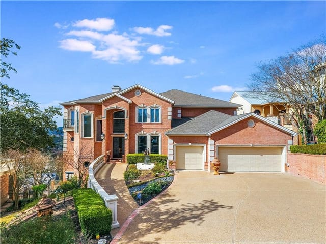 4730 Twin Valley Dr