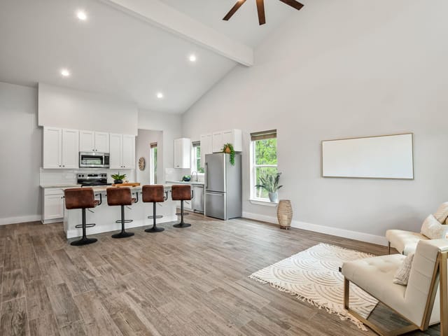 48 Wood Glen Dr