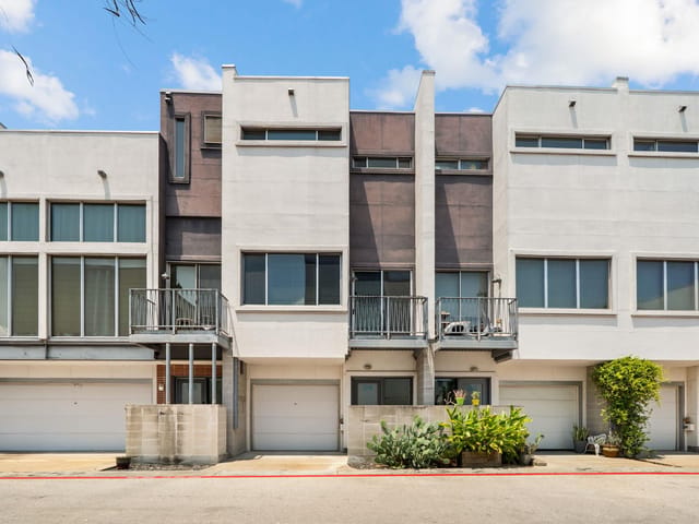4801 S Congress Ave Unit #D4
