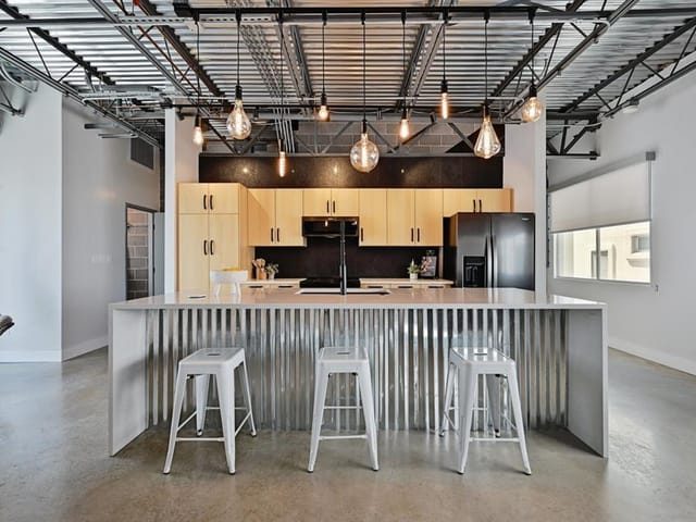 4801 S Congress Ave Unit #R1