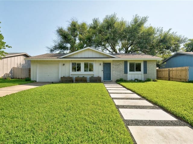 4802 Flicker Ln