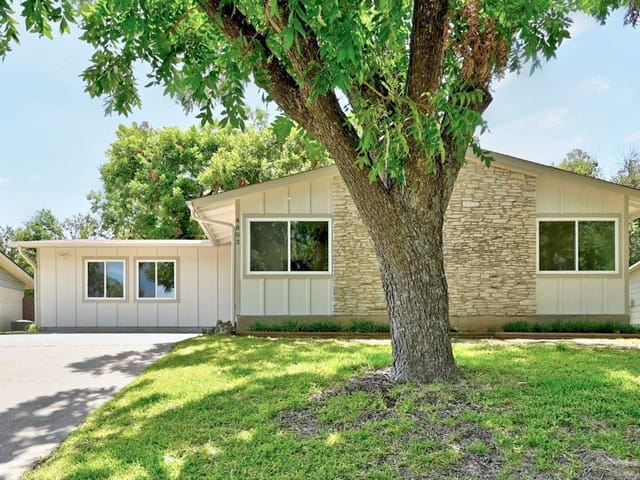 4803 Broadhill DR