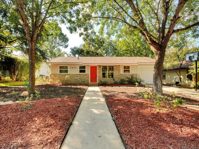 4803 Enchanted Ln