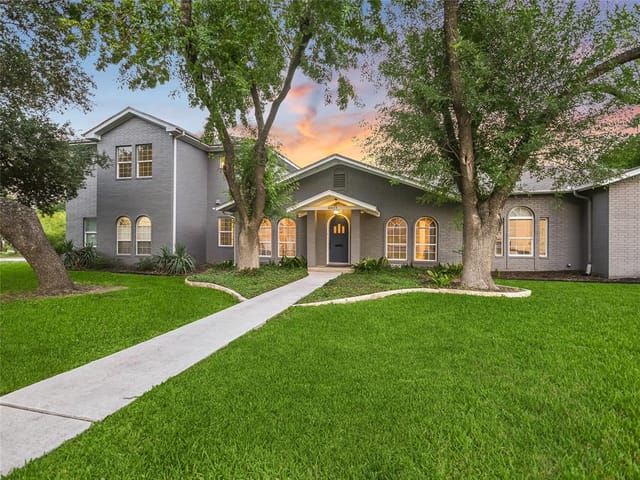 4803 Fairview Dr