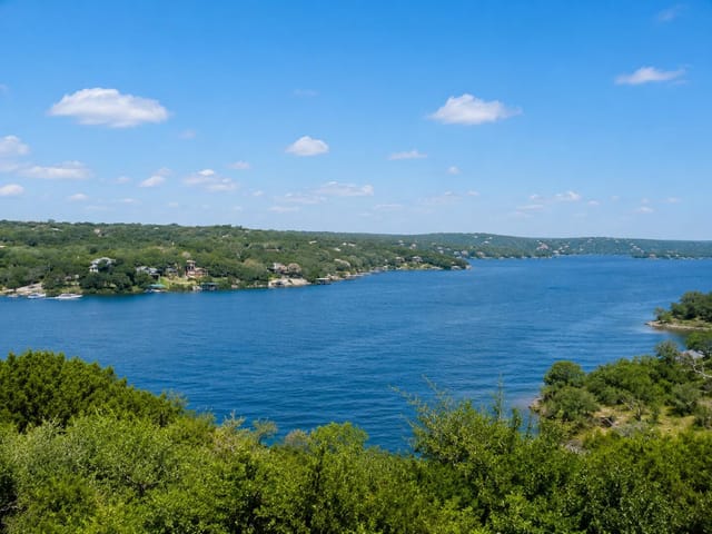 View 4804 Eck LN 4804 Eck LN - property photo 1 - Luxury home in Austin, TX
