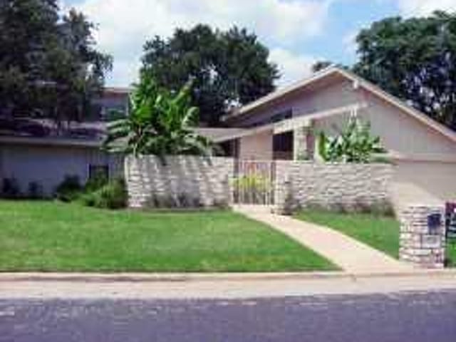 4804 GREYSTONE Dr