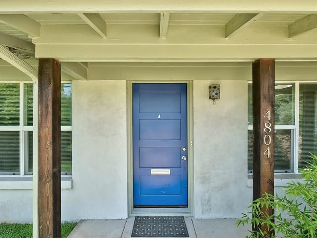 4804 Menchaca RD