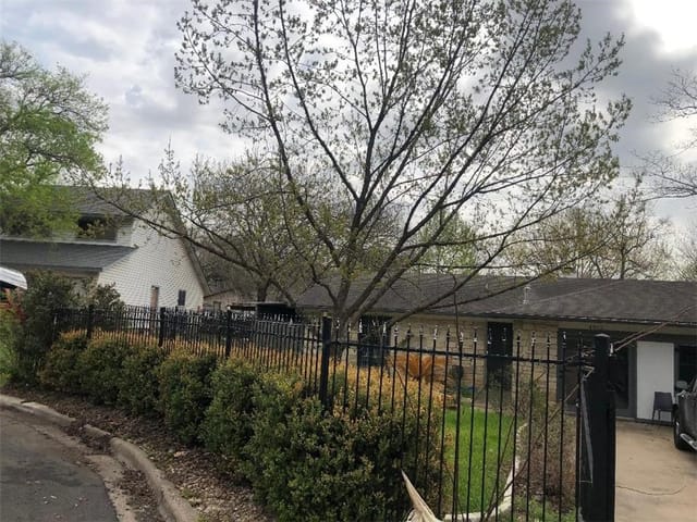 4805 Spring Meadow Cv