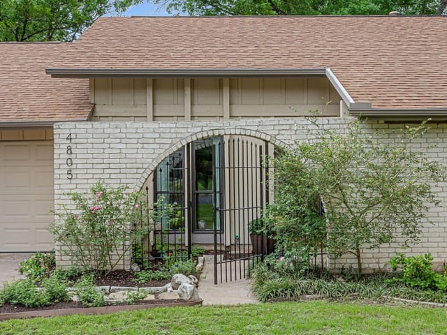 4805 Travis Country CIR