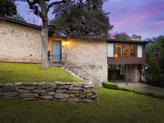 4807 Timberline DR