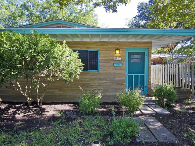 4807 Westfield Dr