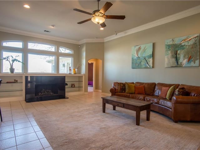 4808 Interlachen Ln