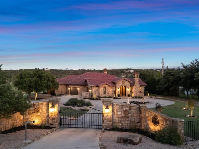 481 Chimney Cove DR