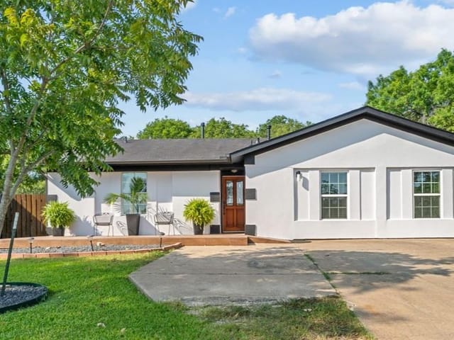 4811 Savorey LN