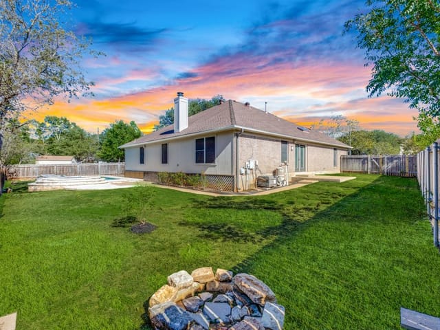 4815 Sika WAY