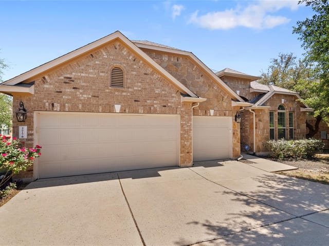 4817 Pyrenees Pass