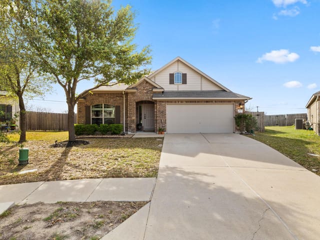 482 Travertine Trl