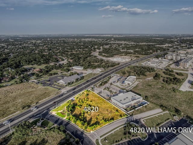 4820 Williams Dr