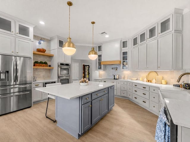 4826 Lago Vista Dr