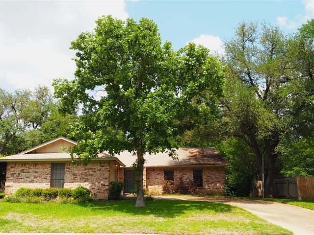 4827 Gerona Dr