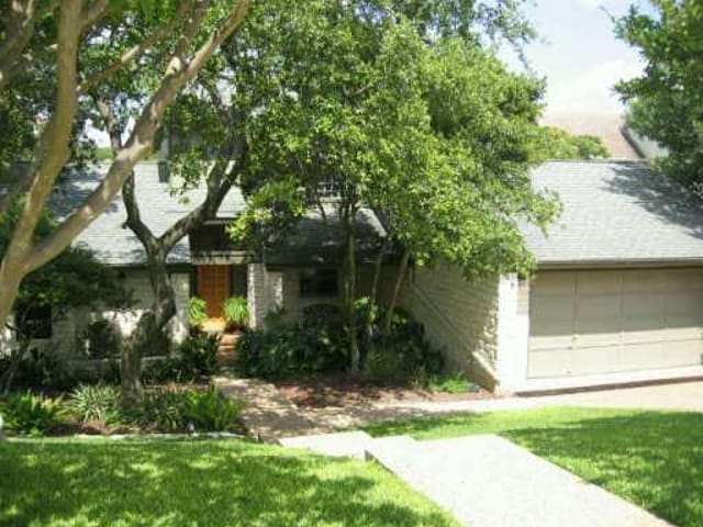 4833 Twin Valley Dr