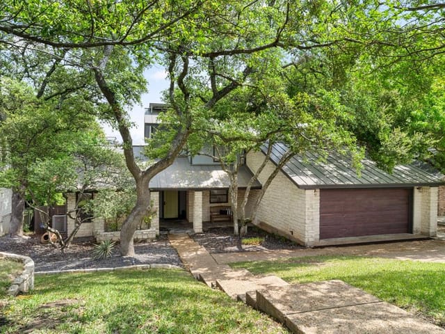 4833 Twin Valley DR