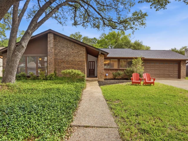 4835 Trail Crest CIR