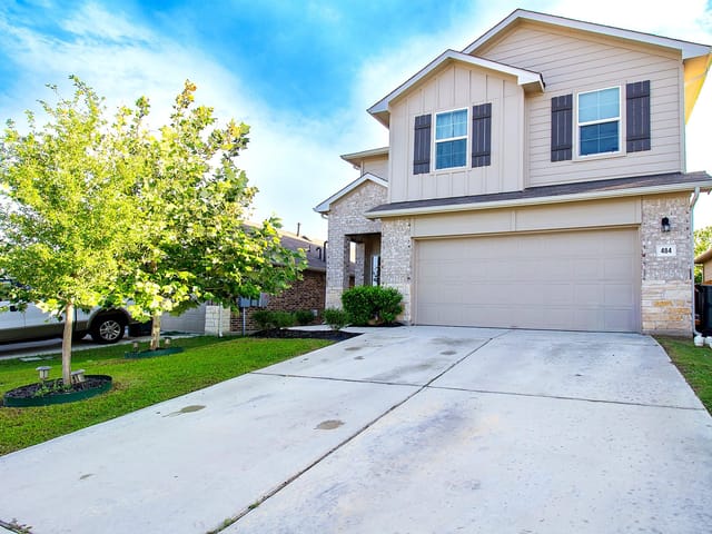 484 Spider Lily DR